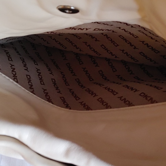 DKNY Vintage Leather Purse - Picture 10 of 16